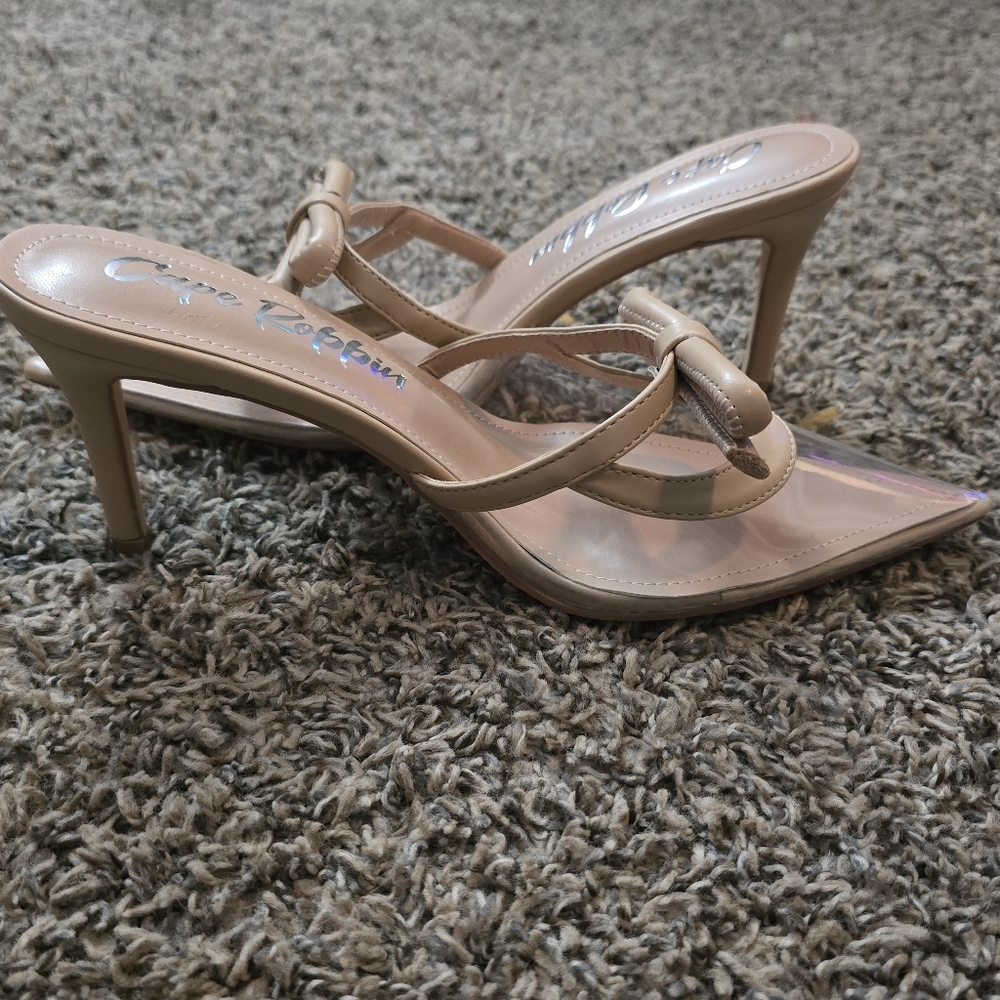 Size 8 Cape Robbin Nude Pointed Toe Heels with Bow - Picture 3 of 6